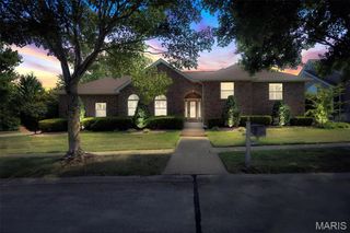 6165 Clifton Oaks Place, Oakville, MO 63129