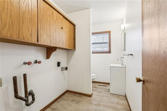 9608 W 93rd Street W, Overland Park, KS 66212