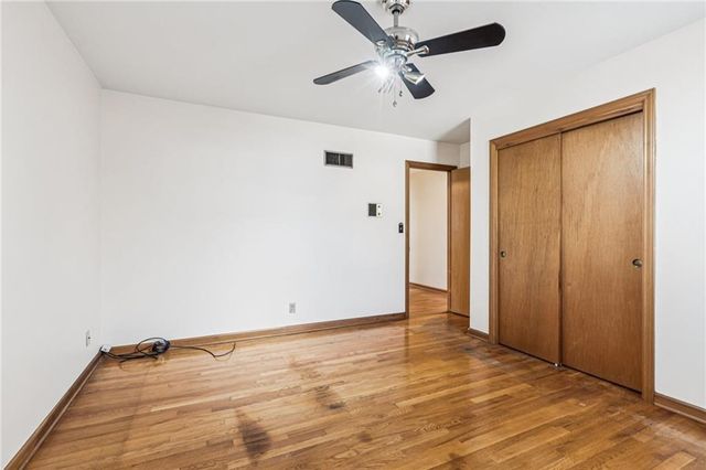 9608 W 93rd Street W, Overland Park, KS 66212