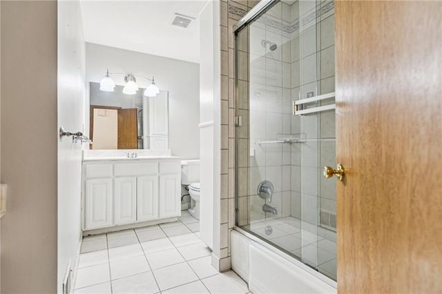 9608 W 93rd Street W, Overland Park, KS 66212