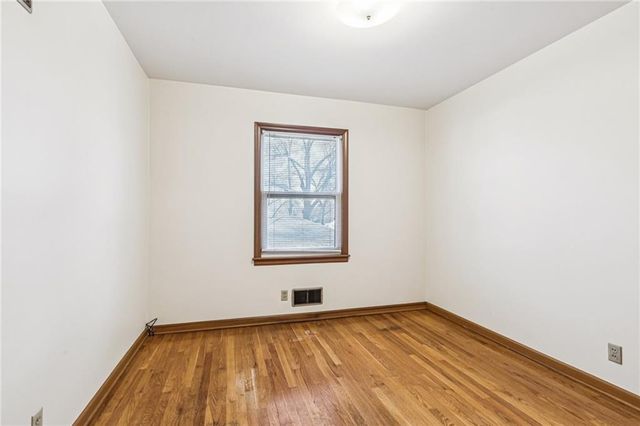 9608 W 93rd Street W, Overland Park, KS 66212