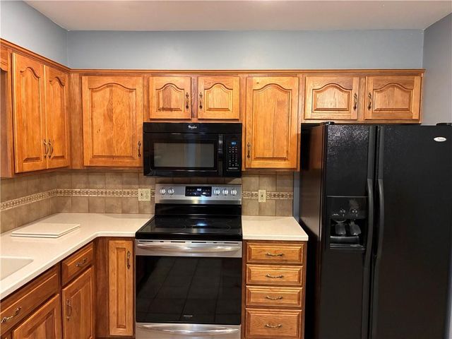 9608 W 93rd Street W, Overland Park, KS 66212