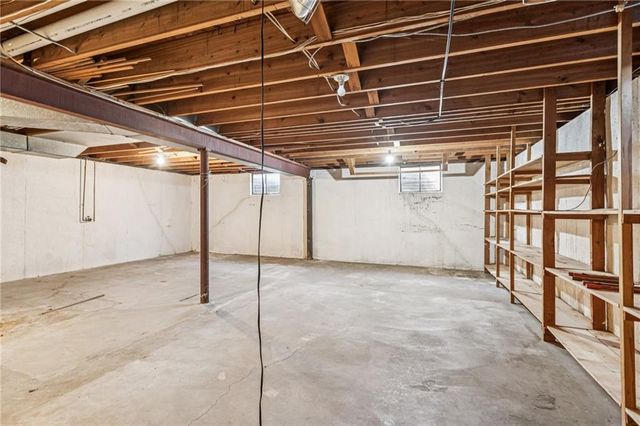 9608 W 93rd Street W, Overland Park, KS 66212