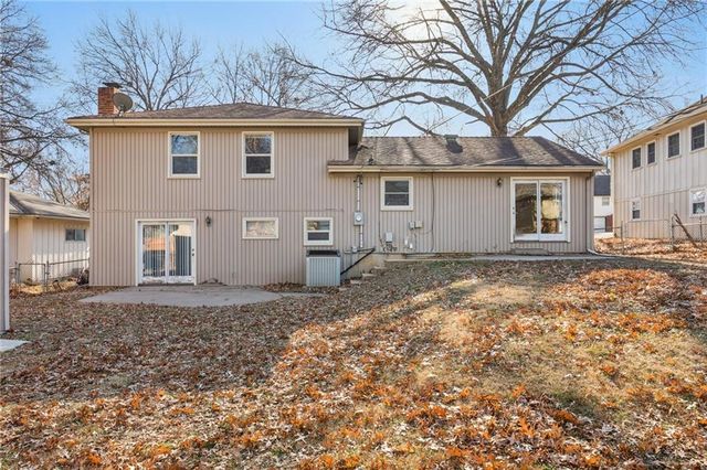 9608 W 93rd Street W, Overland Park, KS 66212