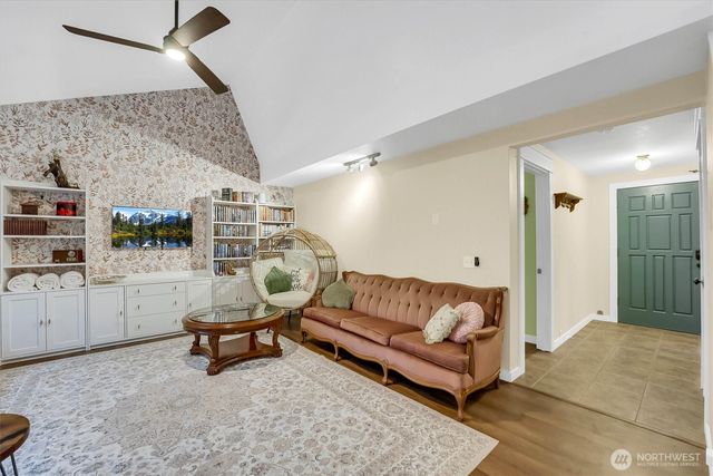 11807 Dogwood Place, Anderson Island, WA 98303