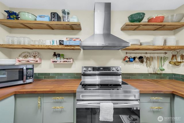 11807 Dogwood Place, Anderson Island, WA 98303