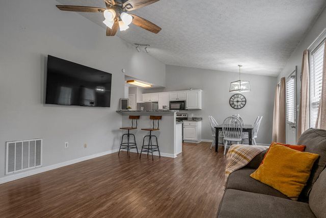 128 Wooded Way, Frankfort, KY 40601