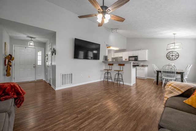 128 Wooded Way, Frankfort, KY 40601