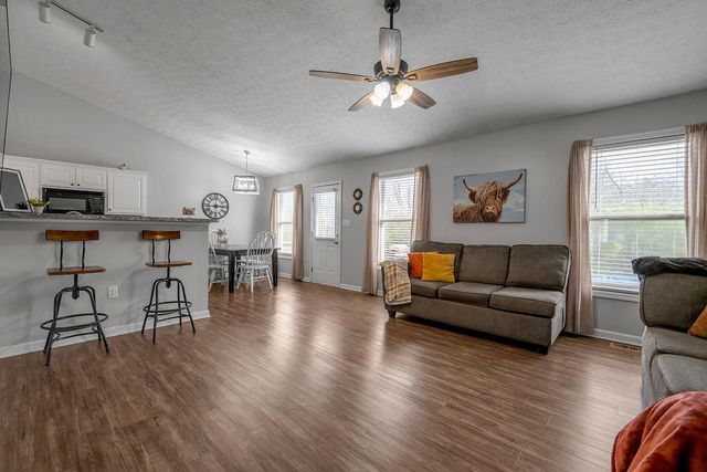 128 Wooded Way, Frankfort, KY 40601