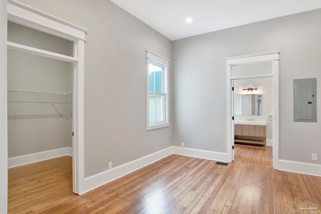 1105 E Jackson St, Pensacola, FL 32501