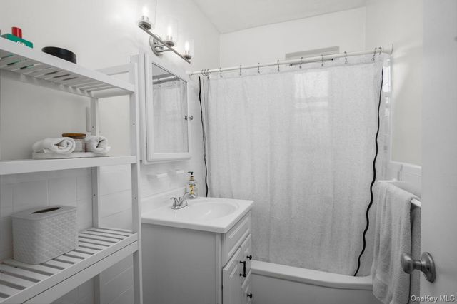 4782 boston post A- 3B, Pelham, NY 10803