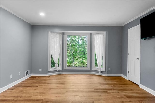 310 Saddle Creek Circle, Roswell, GA 30076