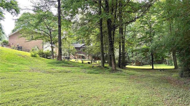 310 Saddle Creek Circle, Roswell, GA 30076
