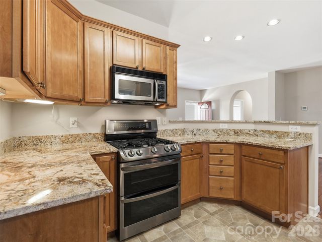 209 Beechnut Drive, Hendersonville, NC 28739