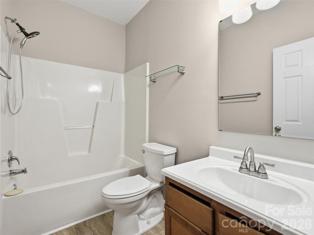 209 Beechnut Drive, Hendersonville, NC 28739