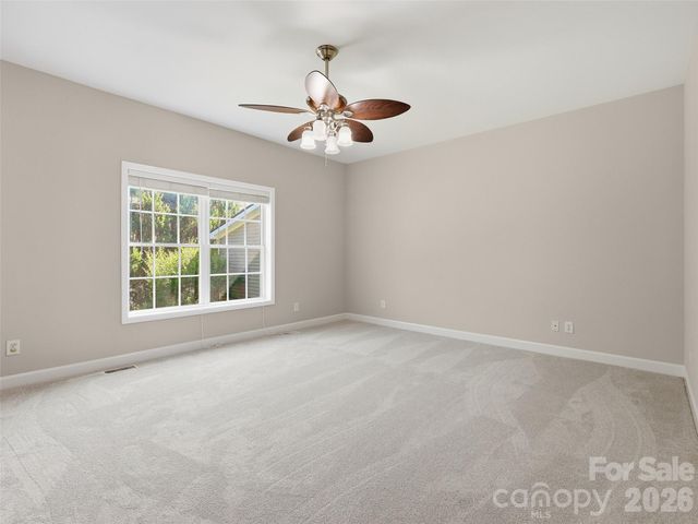 209 Beechnut Drive, Hendersonville, NC 28739