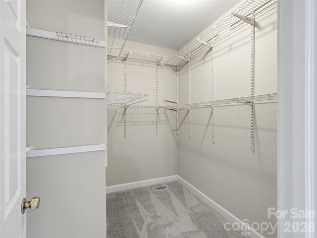 209 Beechnut Drive, Hendersonville, NC 28739