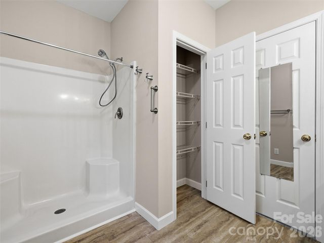 209 Beechnut Drive, Hendersonville, NC 28739
