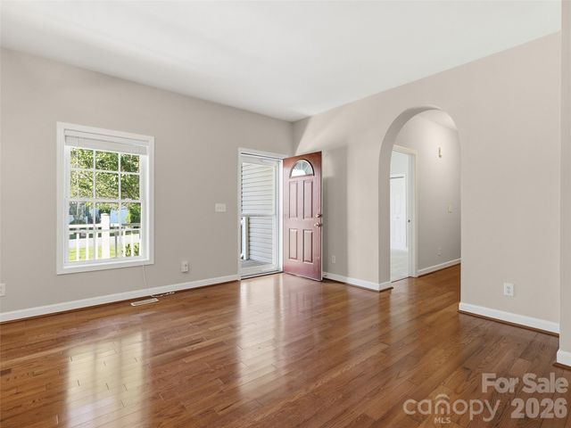 209 Beechnut Drive, Hendersonville, NC 28739