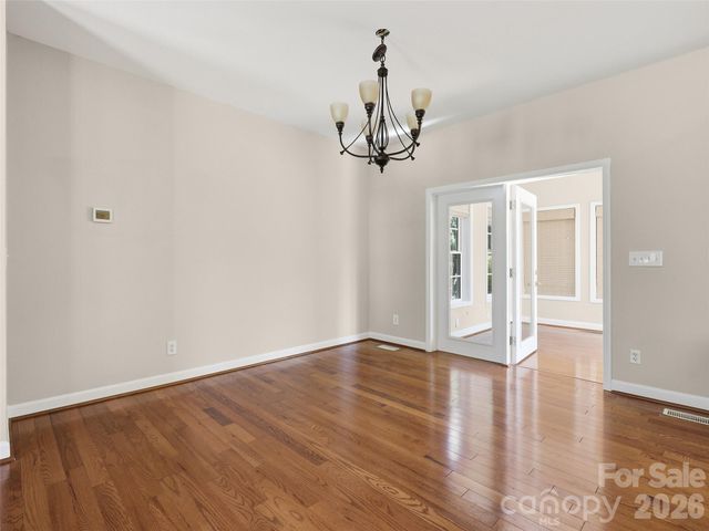 209 Beechnut Drive, Hendersonville, NC 28739