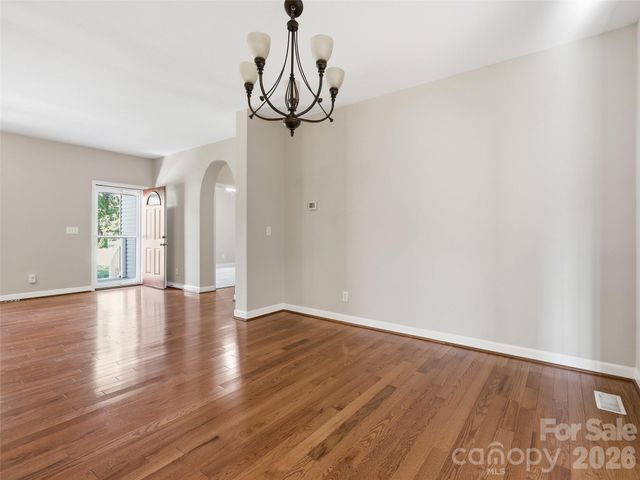 209 Beechnut Drive, Hendersonville, NC 28739