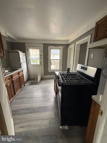 221 S 4TH ST, Vineland, NJ 08360