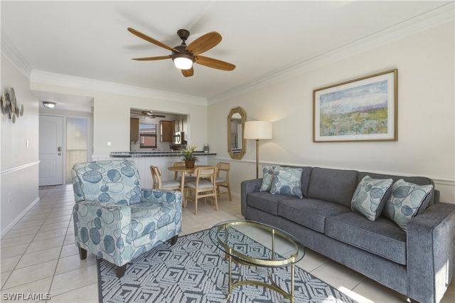 801 River Point DR 303A, Naples, FL 34102