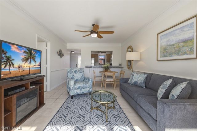 801 River Point DR 303A, Naples, FL 34102