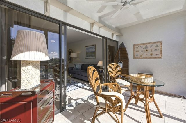 801 River Point DR 303A, Naples, FL 34102