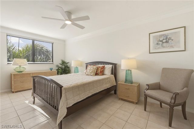 801 River Point DR 303A, Naples, FL 34102