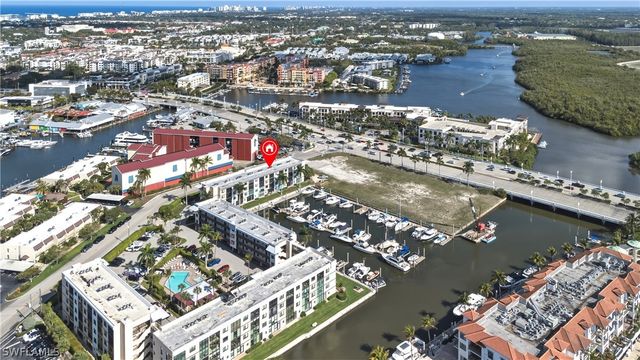 801 River Point DR 303A, Naples, FL 34102