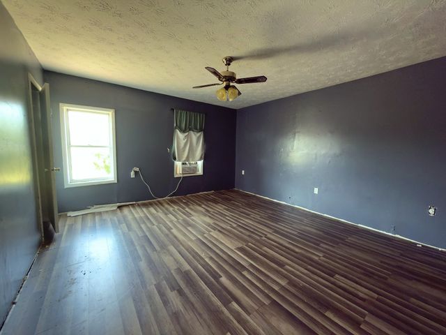 1007 Pine St, Kenova, WV 25530