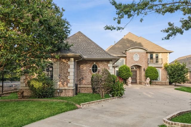 6308 Estates Lane, Fort Worth, TX 76137