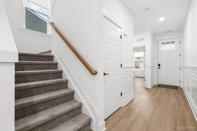 1617 Landings Lane, Milford, MI 48381