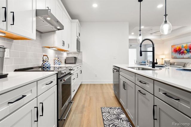 1617 Landings Lane, Milford, MI 48381