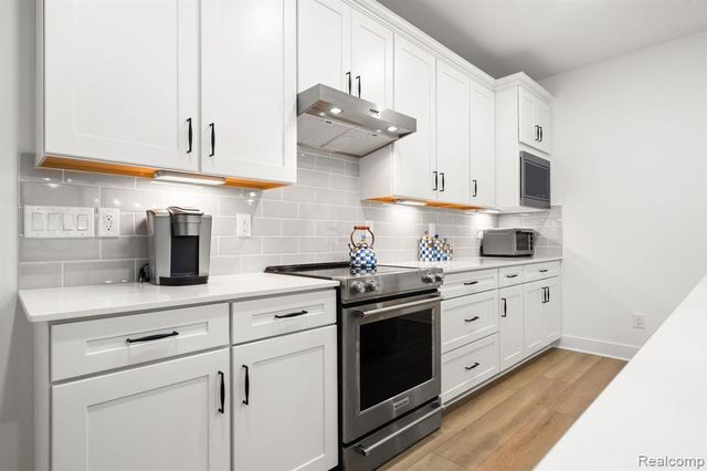 1617 Landings Lane, Milford, MI 48381