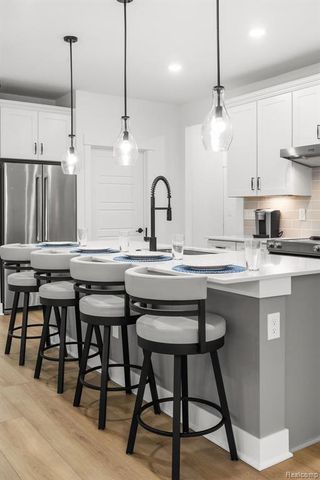 1617 Landings Lane, Milford, MI 48381