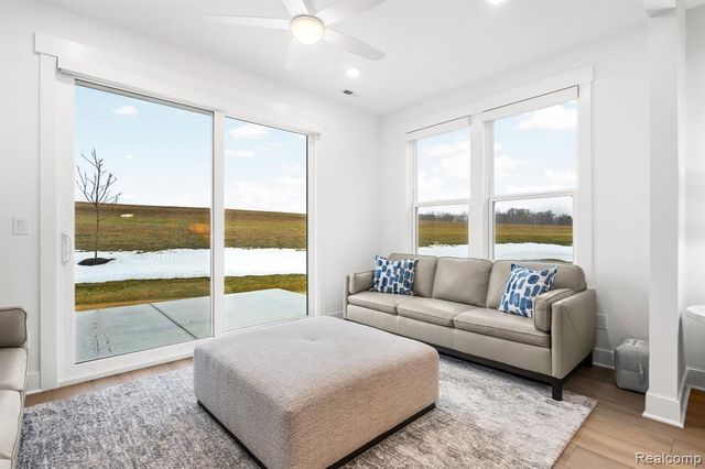 1617 Landings Lane, Milford, MI 48381