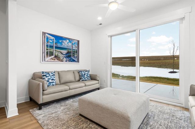 1617 Landings Lane, Milford, MI 48381