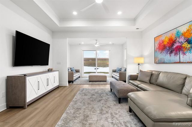 1617 Landings Lane, Milford, MI 48381