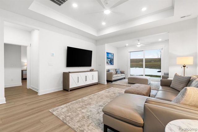 1617 Landings Lane, Milford, MI 48381