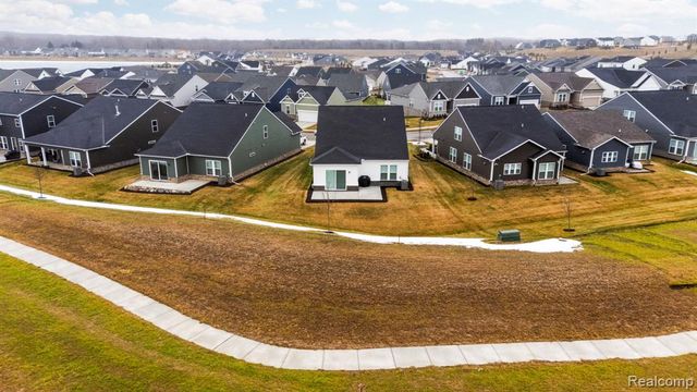 1617 Landings Lane, Milford, MI 48381