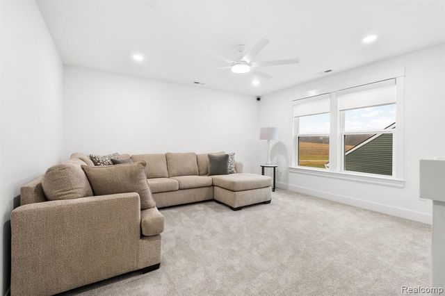 1617 Landings Lane, Milford, MI 48381