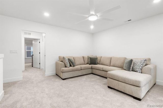 1617 Landings Lane, Milford, MI 48381