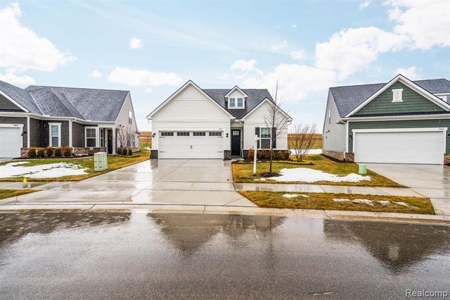 1617 Landings Lane, Milford, MI 48381