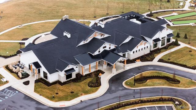 1617 Landings Lane, Milford, MI 48381