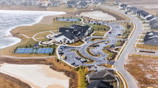 1617 Landings Lane, Milford, MI 48381