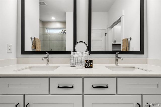 1617 Landings Lane, Milford, MI 48381