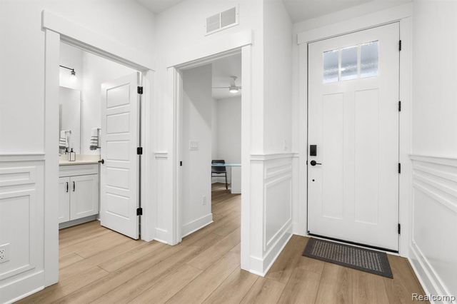 1617 Landings Lane, Milford, MI 48381