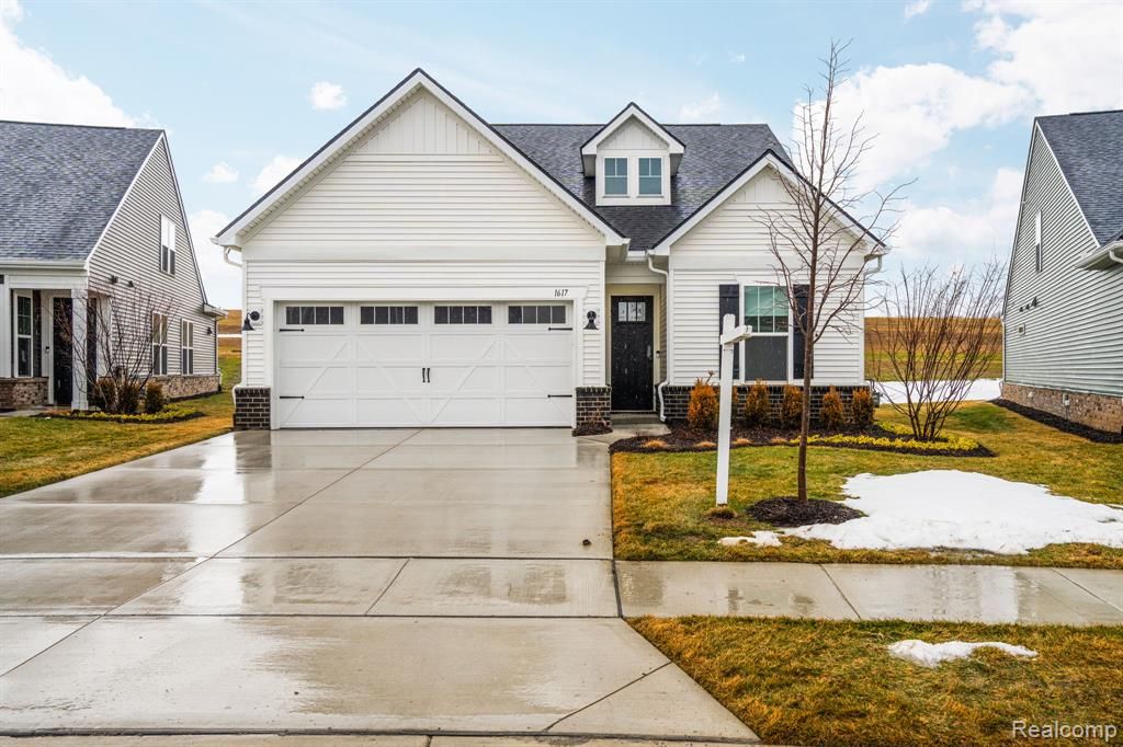 1617 Landings Lane, Milford, MI 48381